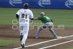 BÉISBOL . PERICOS VS DELFINES