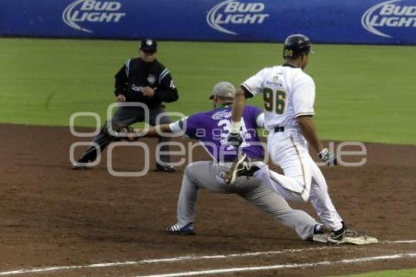 BÉISBOL . PERICOS VS DELFINES