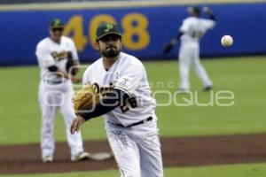 BÉISBOL . PERICOS VS DELFINES