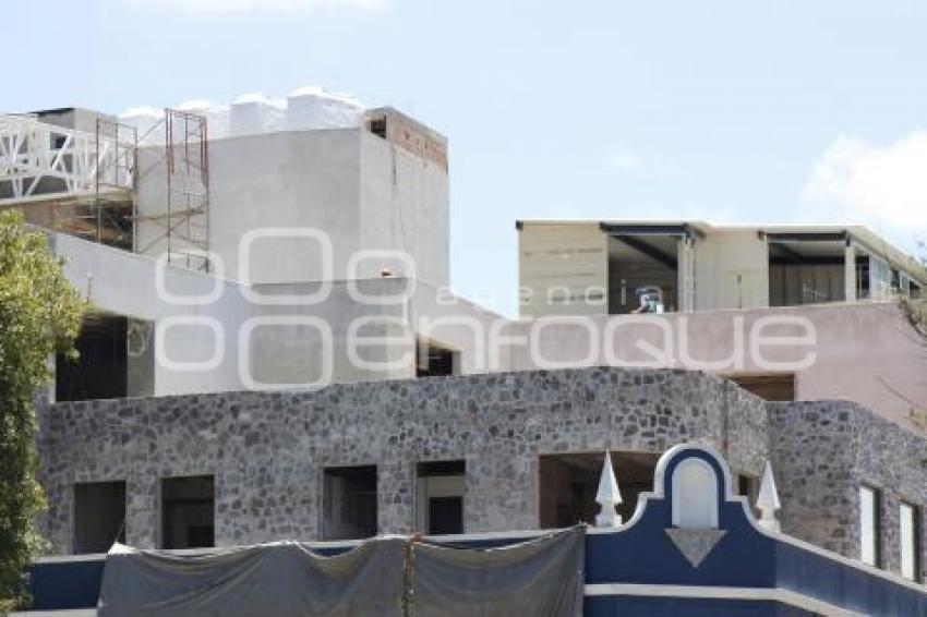 OBRA . AZUL TALAVERA