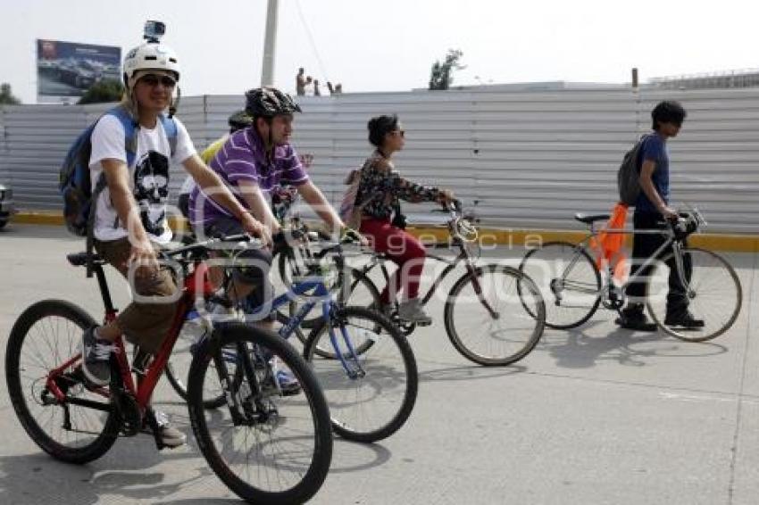 BICICLETA MONUMENTAL . CICLOVÍA HERMANOS SERDÁN