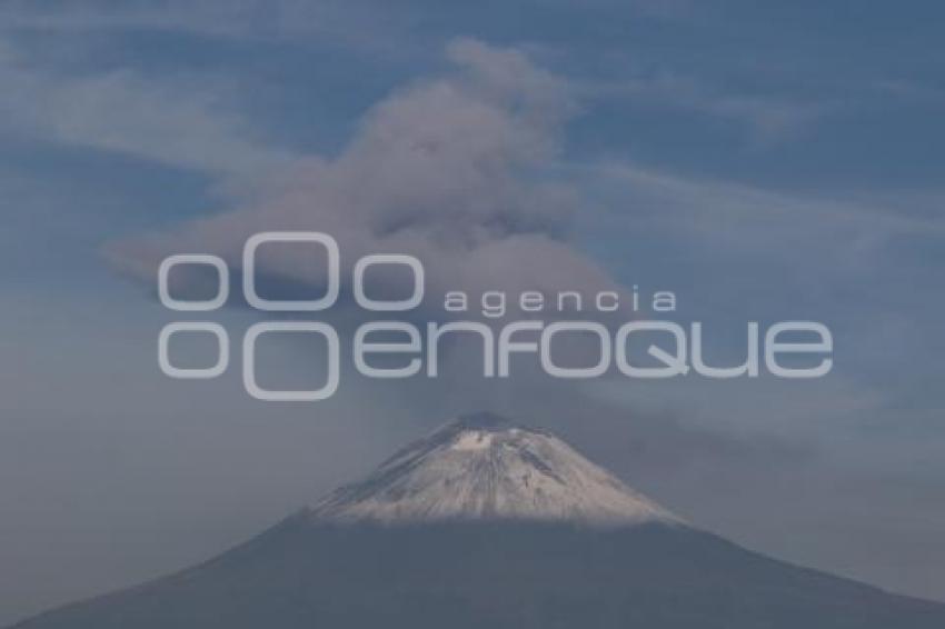 VOLCÁN POPOCATÉPETL . FUMAROLA