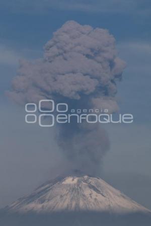 VOLCÁN POPOCATÉPETL . FUMAROLA