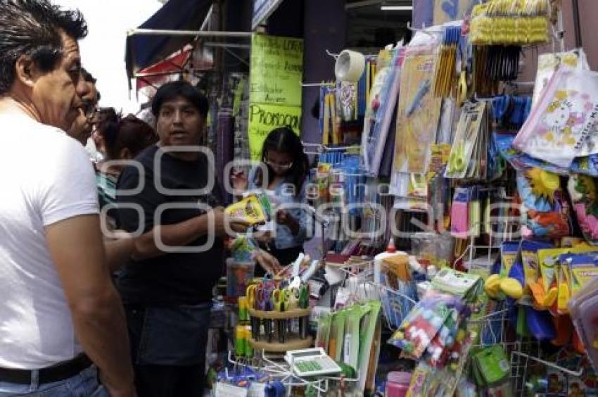 REGRESO A CLASES . ÚTILES ESCOLARES