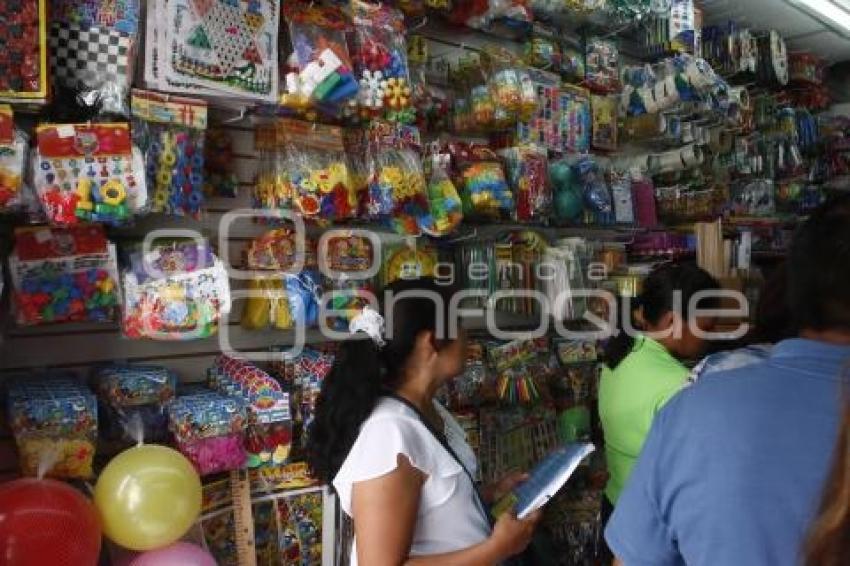 REGRESO A CLASES . PAPELERIAS