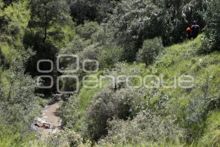 ENCUENTRAN CUERPO EN BARRANCA