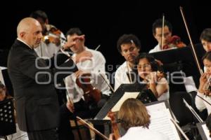 ORQUESTA FILARMÓNICA 5 DE MAYO