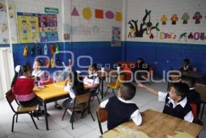 REGRESO A CLASES . ACATLÁN