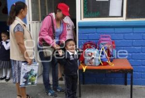 REGRESO A CLASES . ACATLÁN