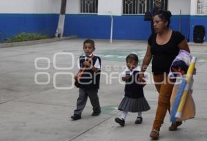 REGRESO A CLASES . ACATLÁN