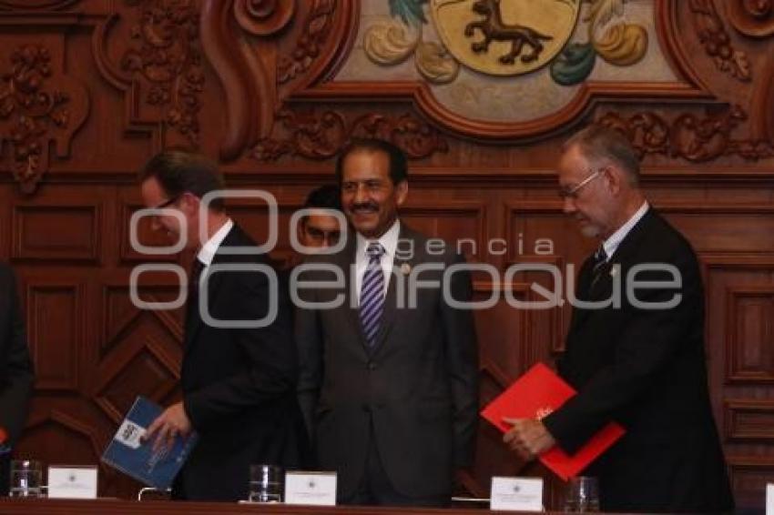 CONFERENCIA COLEGIO DEL ESPÍRITU SANTO A LA BUAP