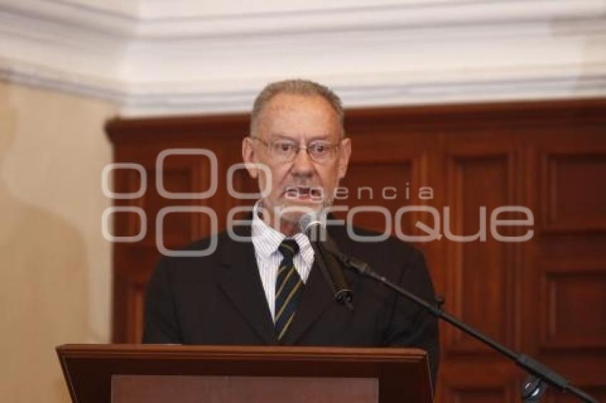 CONFERENCIA COLEGIO DEL ESPÍRITU SANTO A LA BUAP