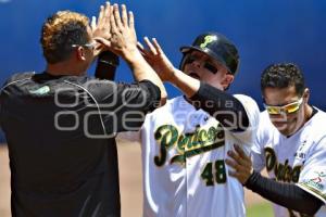 BÉISBOL . PERICOS VS LEONES