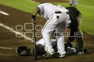 BÉISBOL . PERICOS VS LEONES