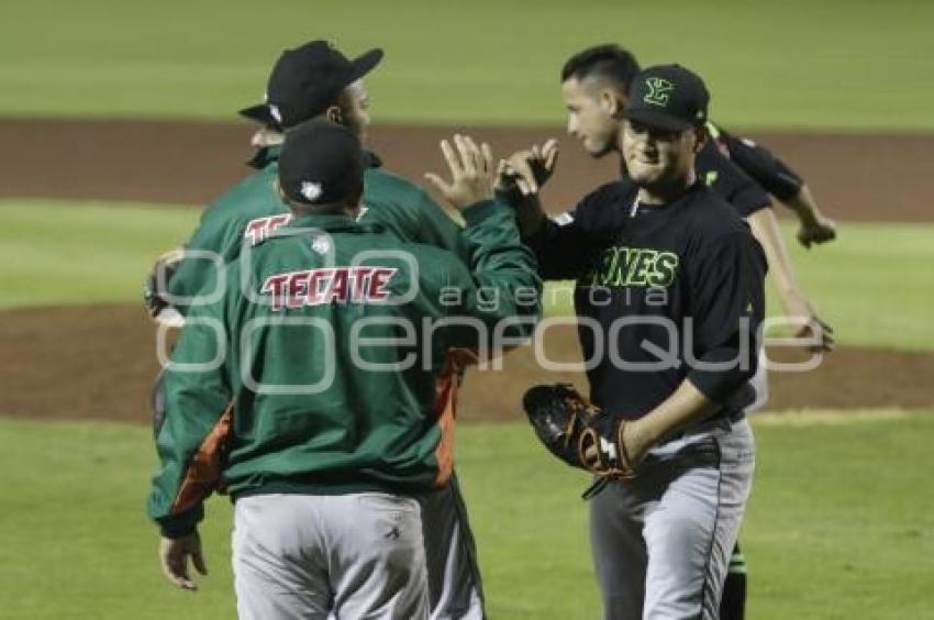 BÉISBOL . PERICOS VS LEONES