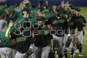 BÉISBOL . PERICOS VS LEONES