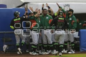 BÉISBOL . PERICOS VS LEONES