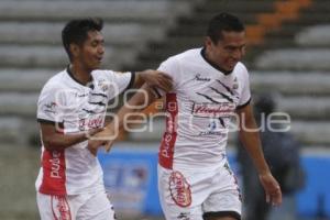 FÚTBOL . LOBOS VS LOROS