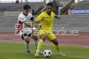 FÚTBOL . LOBOS VS LOROS