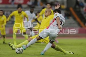 FÚTBOL . LOBOS VS LOROS