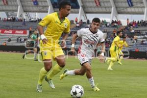 FÚTBOL . LOBOS VS LOROS