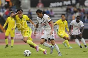 FÚTBOL . LOBOS VS LOROS