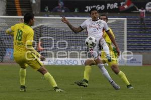 FÚTBOL . LOBOS VS LOROS