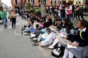 ANTORCHA . MANIFESTACIÓN