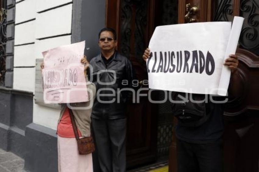 FAMILIARES POLICÍAS AMOZOC