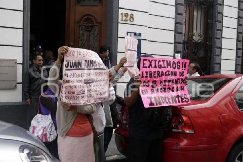 FAMILIARES POLICÍAS AMOZOC