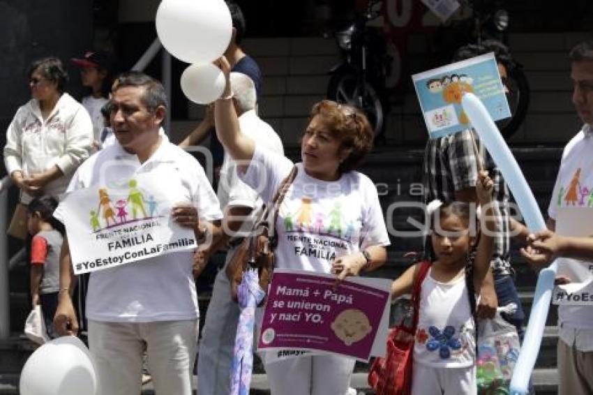 MARCHA DEL FRENTE NACIONAL POR LA FAMILIA