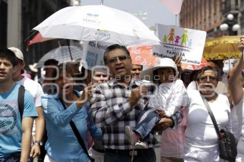 MARCHA DEL FRENTE NACIONAL POR LA FAMILIA