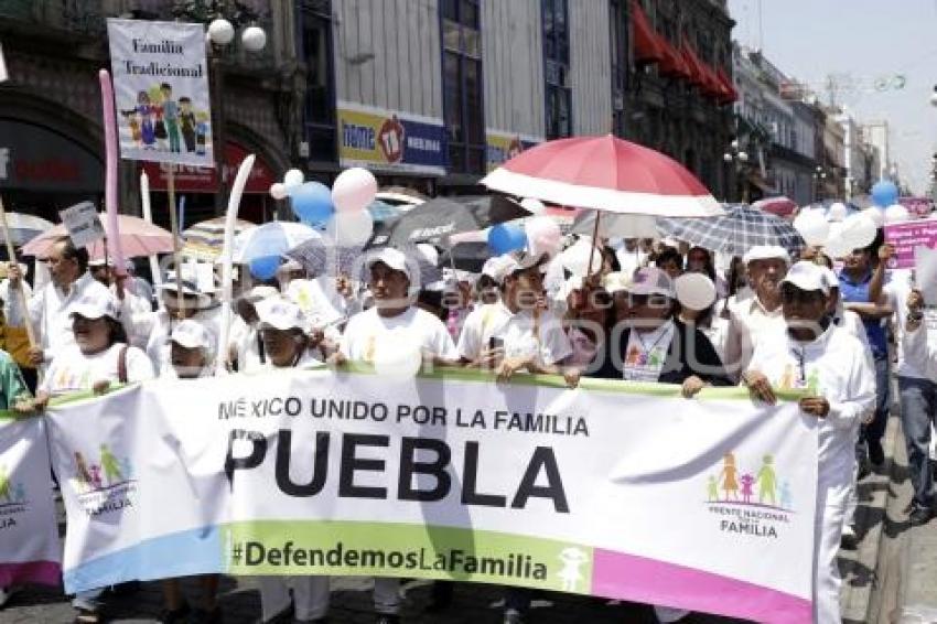 MARCHA DEL FRENTE NACIONAL POR LA FAMILIA