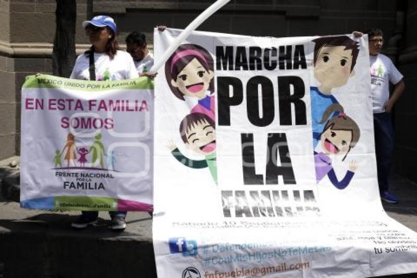 MARCHA DEL FRENTE NACIONAL POR LA FAMILIA