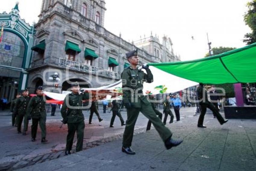 CEREMONIA DE IZAMIENTO DE BANDERA