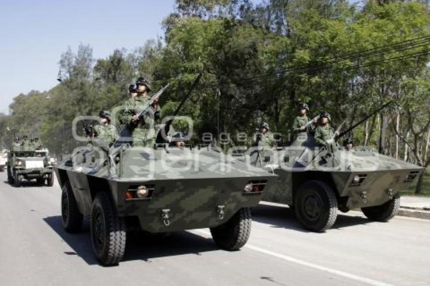 ENSAYO DESFILE 25 ZONA MILITAR