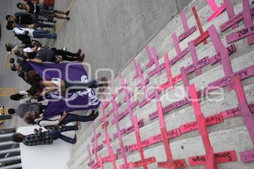 MANIFESTACIÓN CONTRA EL FEMINICIDIO