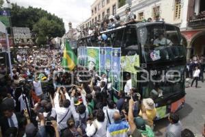 DESFILE PERICOS CAMPEONES LMB