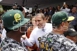 DESFILE PERICOS CAMPEONES LMB