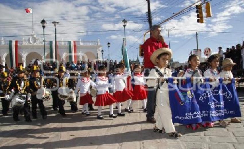 DESFILE 16 DE SEPTIEMBRE . ACATLÁN