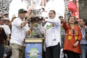 DESFILE PERICOS CAMPEONES LMB