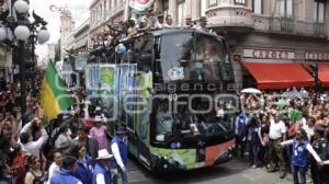 DESFILE PERICOS CAMPEONES LMB