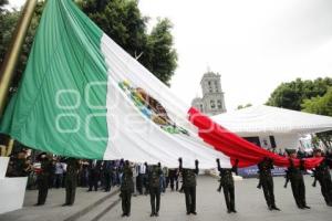 CEREMONIA . IZAMIENTO DE BANDERA