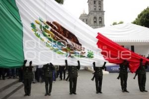 CEREMONIA . IZAMIENTO DE BANDERA