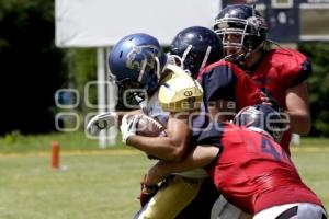 FÚTBOL AMERICANO . UMAD VS PUMAS FES