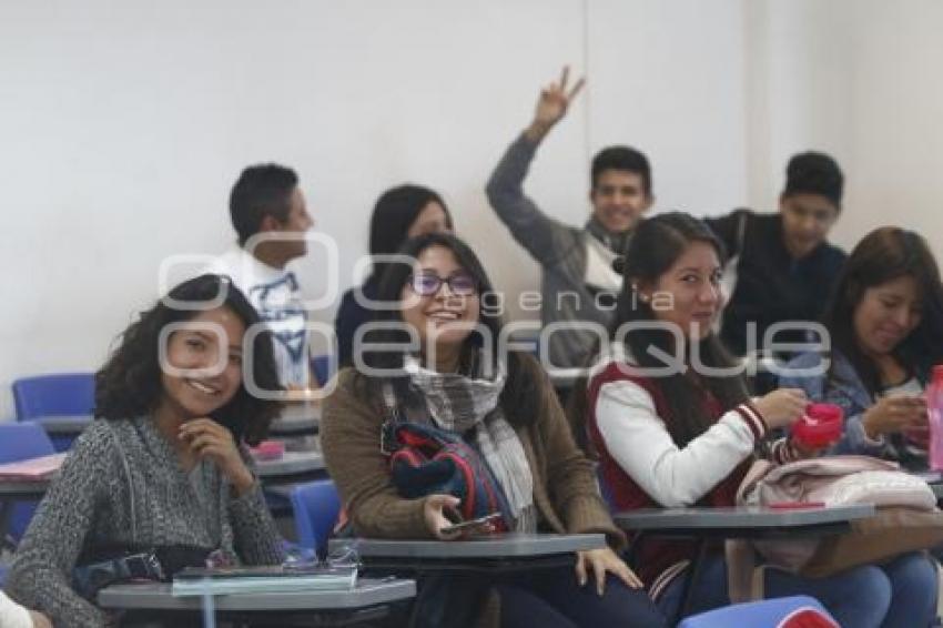 BUAP . UNIVERSITARIOS
