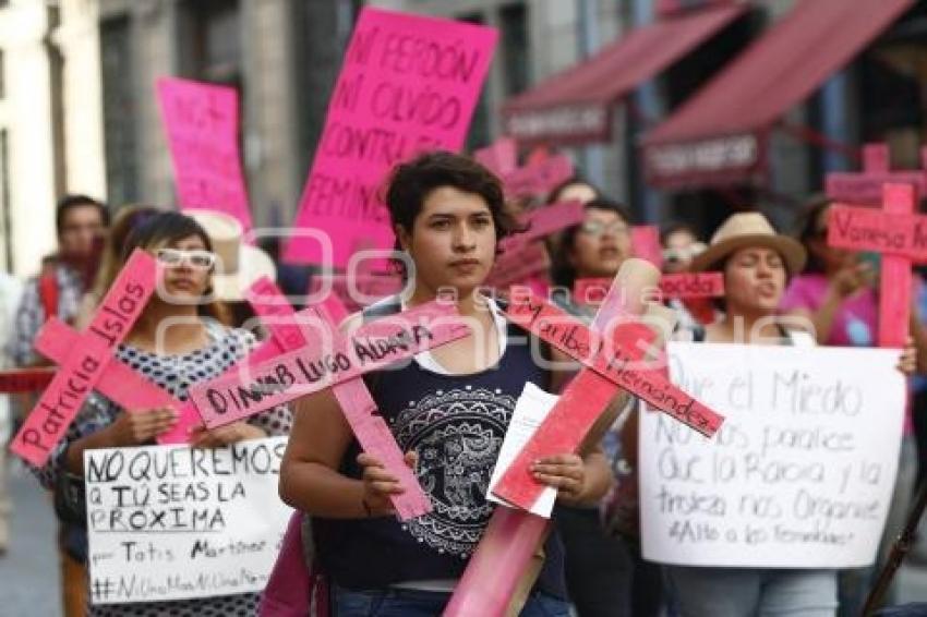 MANIFESTACIÓN CONTRA FEMINICIDIOS