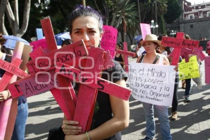 MANIFESTACIÓN CONTRA FEMINICIDIOS