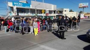 MANIFESTACIÓN VECINOS . ESTEBAN DE ANTUÑANO