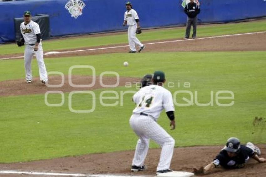 PERICOS VS PETROLEROS . LIGA INVERNAL
